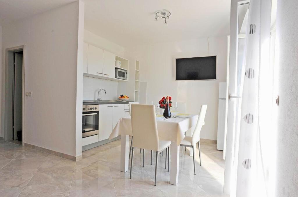 Apartments Lenka Sutivan Exterior photo